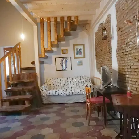 La Greca آتْشّي كاستيلّو